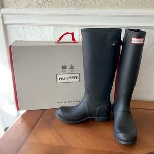 Hunter Original Black Adjustable Boots, size US 6
